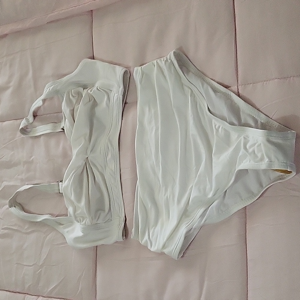 Nwot 2 piece bathing suit